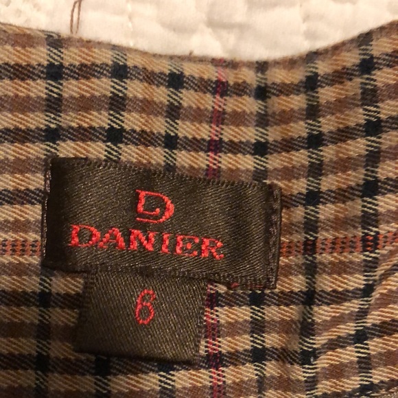 Danier cropped pants. Size 6. Brown based check pattern. - Picture 6 of 9